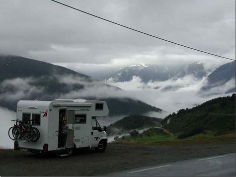 von Aurlandsvangen nach L�rdals�yri - Blick Richtung Flenjaeggi