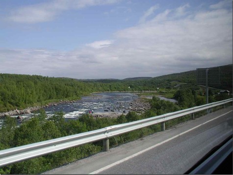 die E6 am Neidenelva