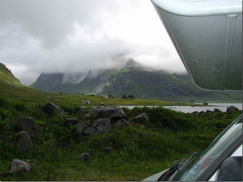 der Andopshesten h�llt sich in Wolken