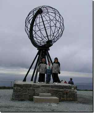 Nordkap-Fahrer am Ziel - das Foto ist Pflicht